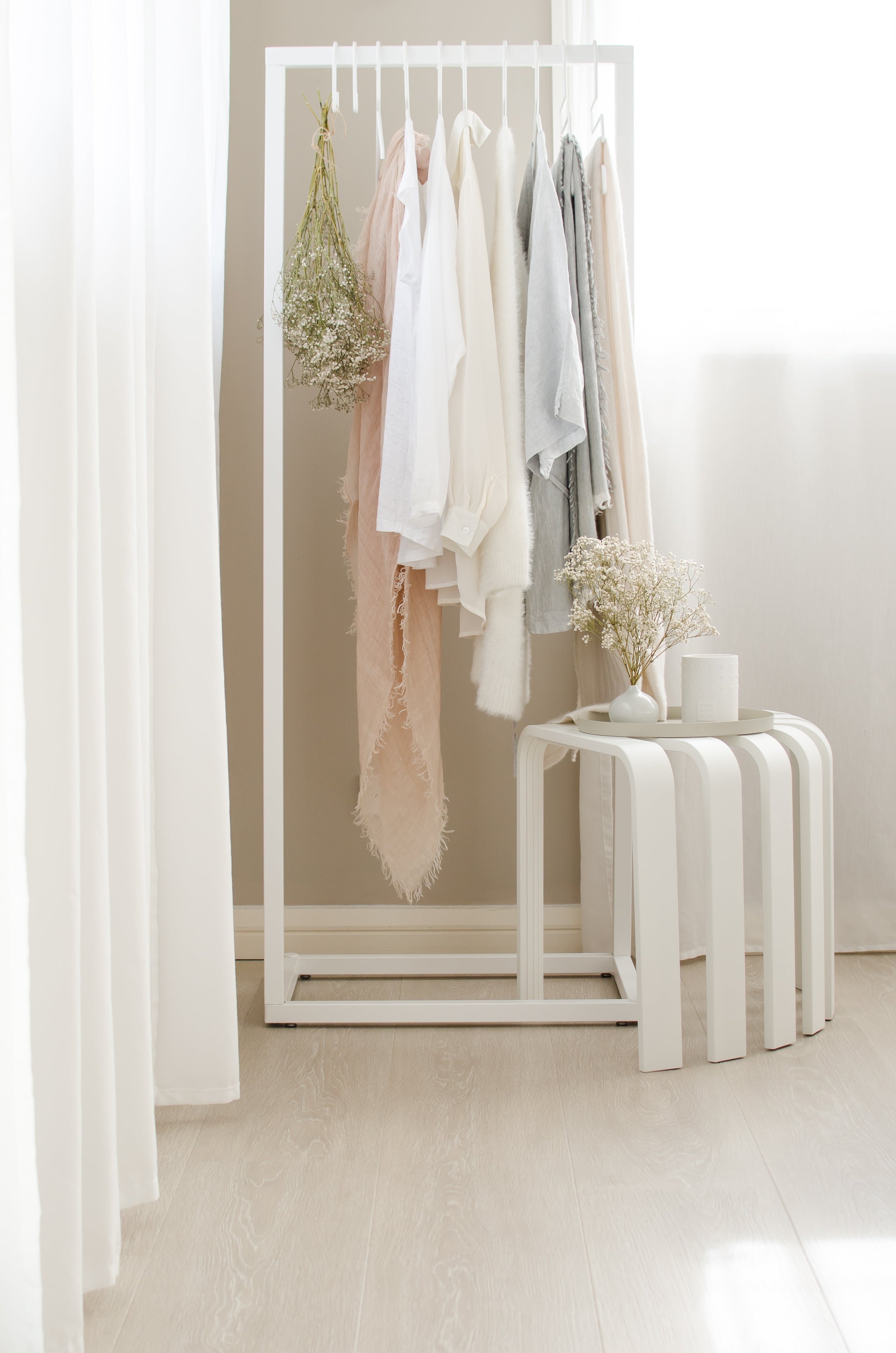 How to Decorate A Small Space: 5 tips on Small Space Living
