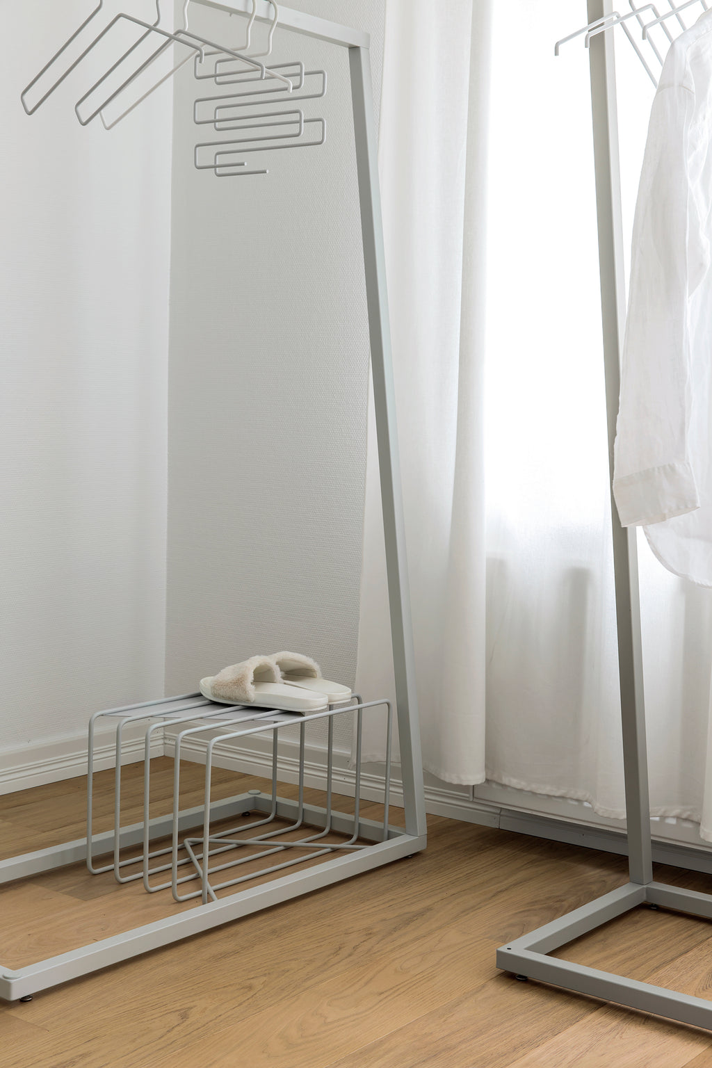 Lume Shoe Stand